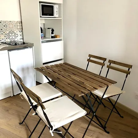 Logement Neuf, Tout Confort, Au Coeur Du Village Saint Didier  Exterior photo