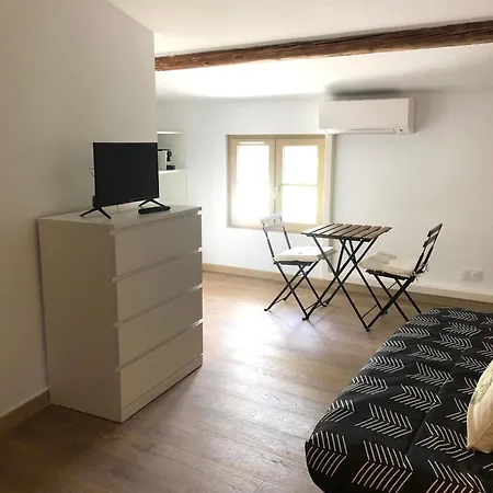 Logement Neuf, Tout Confort, Au Coeur Du Village Saint Didier  Exterior photo